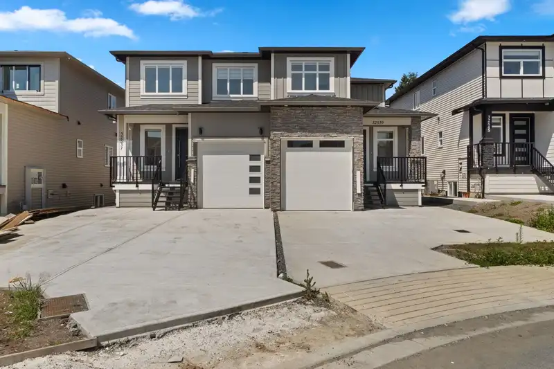 32539 HIGGINBOTTOM COURT - photo 3 of 40