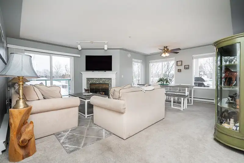 306 20443 53 AVENUE - photo 3 of 34