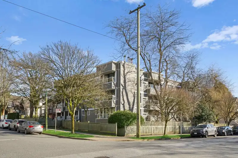 301 674 W 17TH AVENUE - photo 1 of 20