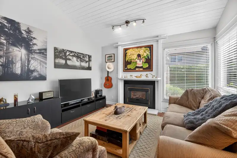 6109 W GREENSIDE DRIVE - photo 3 of 32