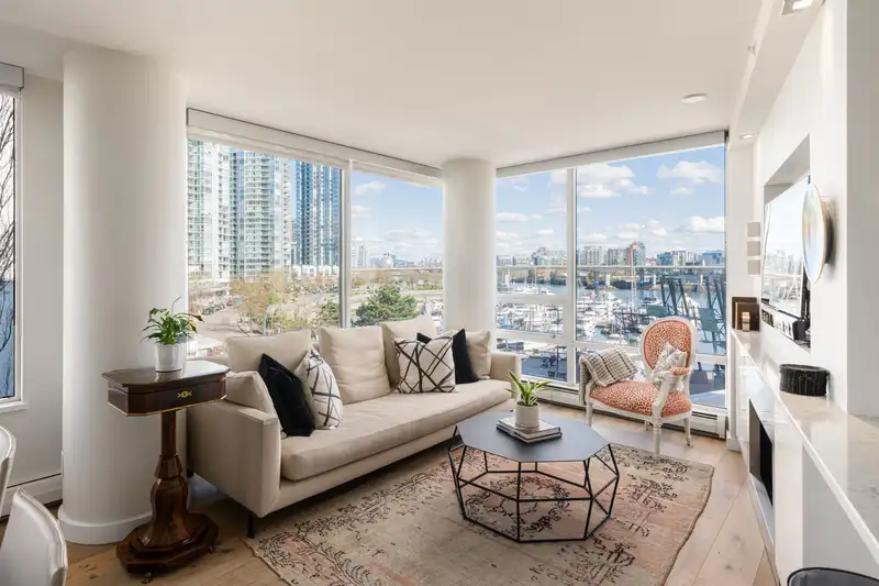 505 1201 MARINASIDE CRESCENT - photo 2 of 39
