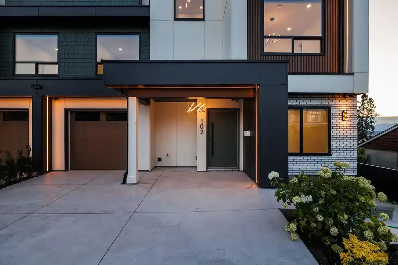 102 11313 137 STREET - photo 3 of 40