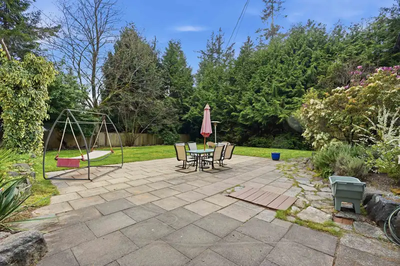 8099 NORTHWOOD ROAD - photo 4 of 32