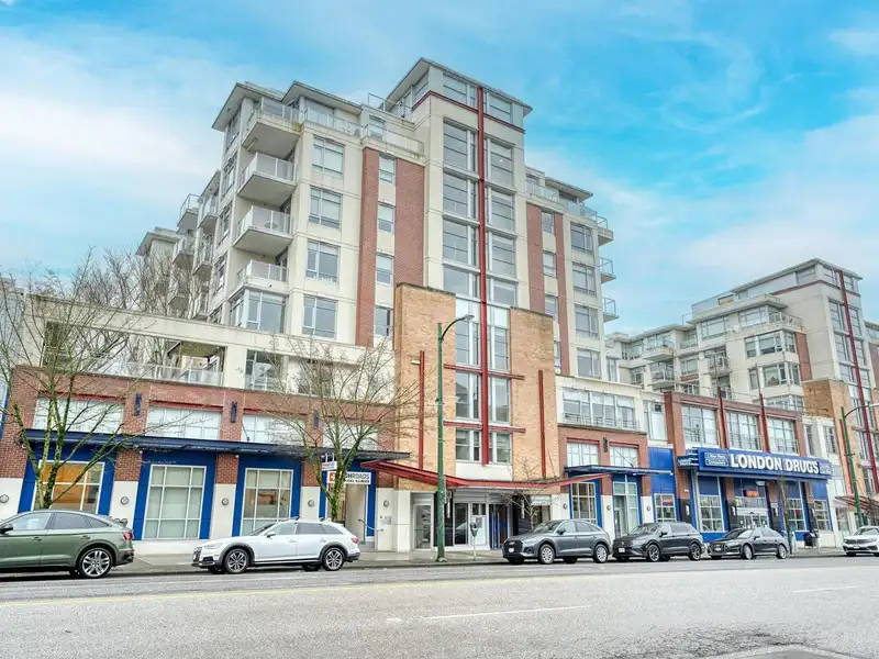 710 2228 W BROADWAY - photo 4 of 15