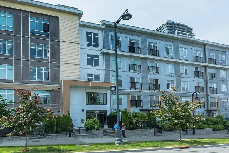 521 13728 108 AVENUE - photo 1 of 18