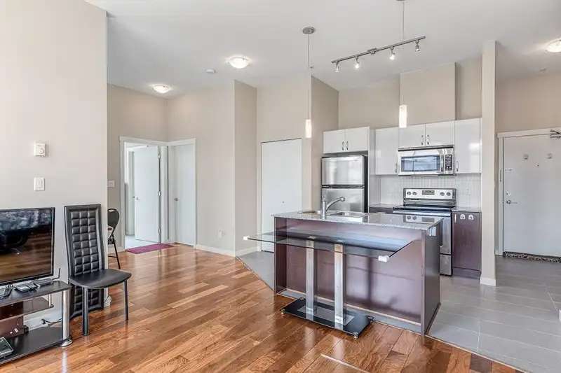 521 13728 108 AVENUE - photo 3 of 18