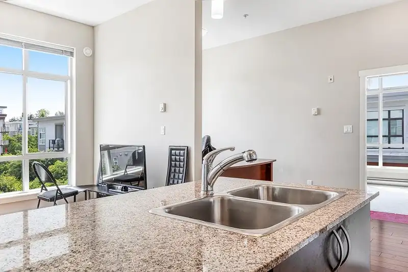 521 13728 108 AVENUE - photo 4 of 18