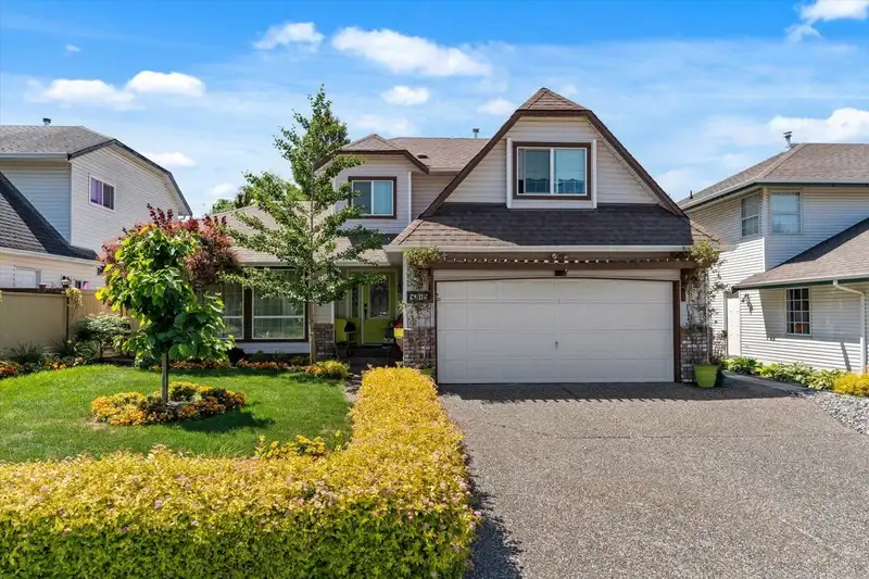 5715 GILLIAN PLACE - photo 1 of 39