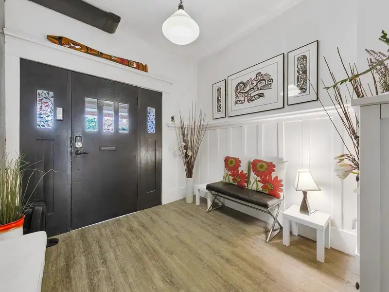 153 W 19TH AVENUE - photo 3 of 36