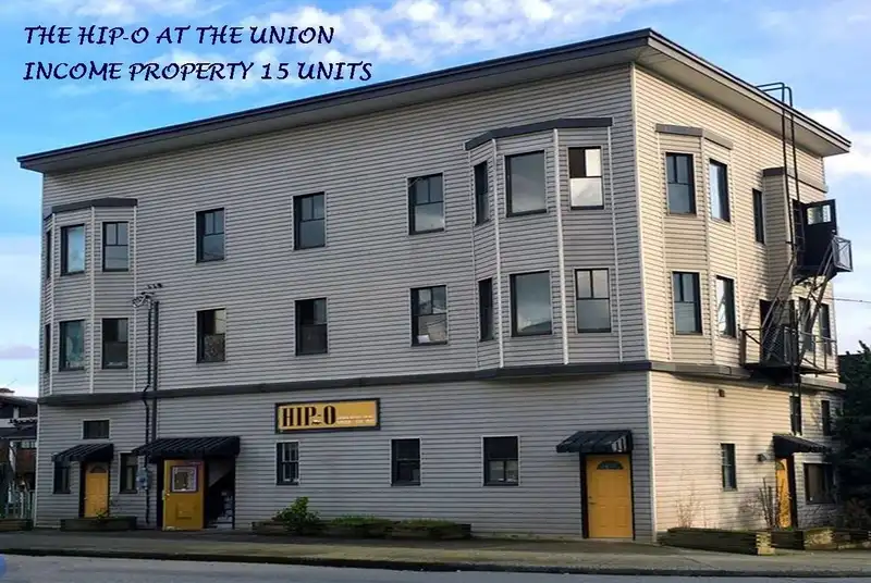 406 UNION STREET - photo 1 of 40