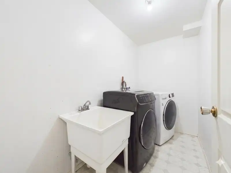 1148 HOWSE PLACE - photo 3 of 18