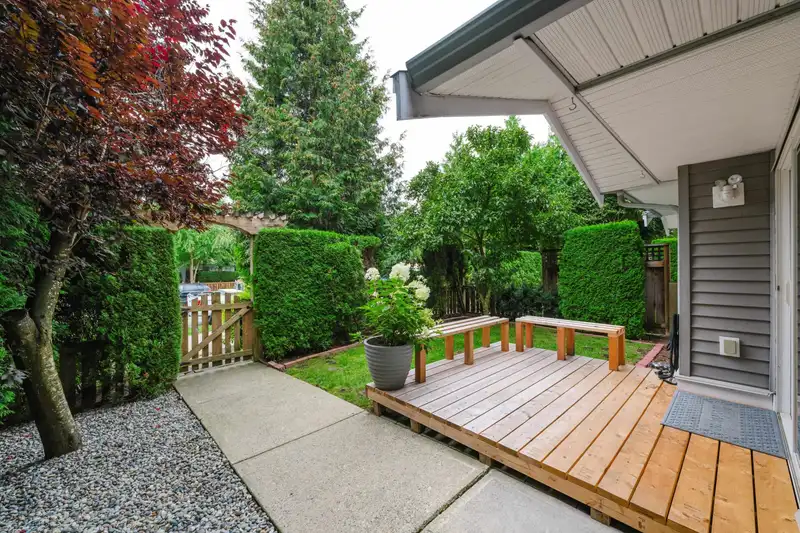 15 20449 66 AVENUE - photo 4 of 40