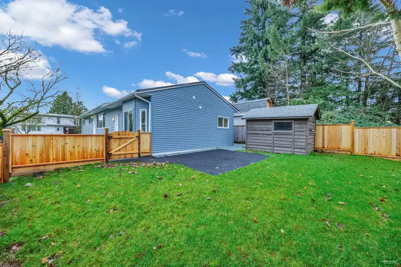 5001 205A STREET - photo 2 of 3