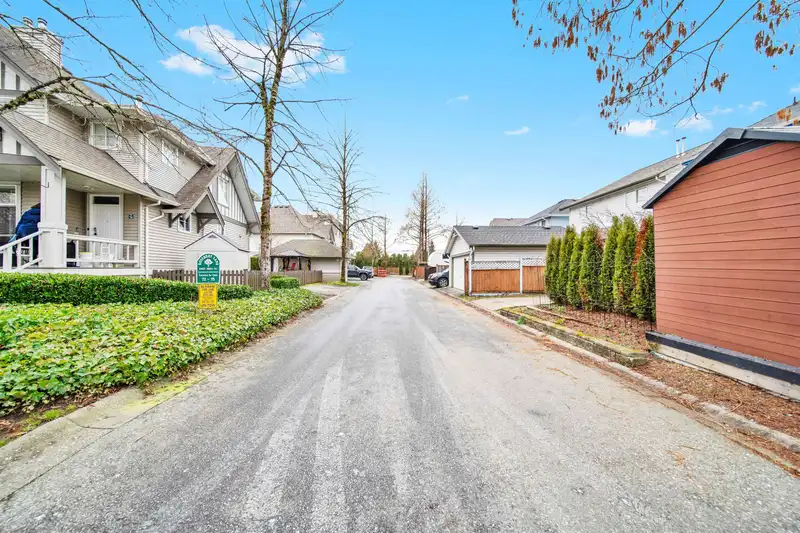 74 6465 184A STREET - photo 4 of 30