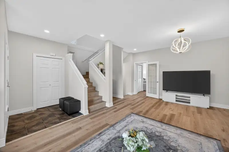 19485 66A AVENUE - photo 4 of 40