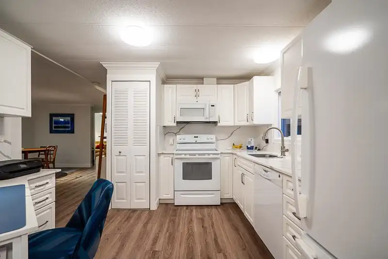 255 27111 0 AVENUE - photo 4 of 23