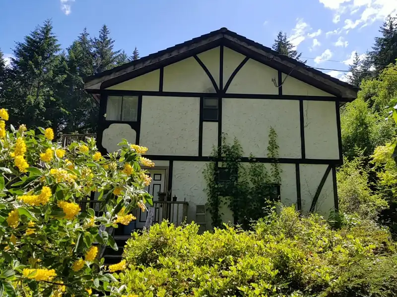 380 S WARBLER ROAD - photo 1 of 40