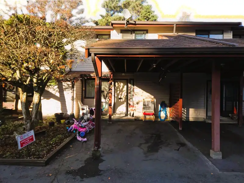 111 13880 74 AVENUE - photo 2 of 40