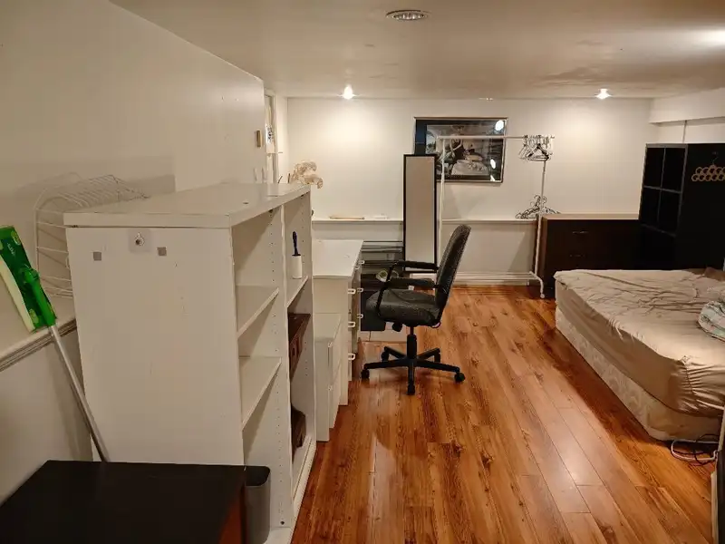 1403 GILMORE AVENUE - photo 3 of 6