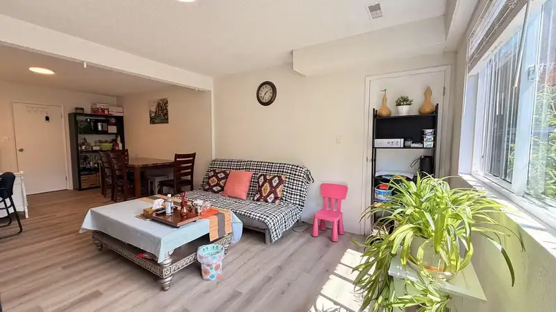 20763 39A AVENUE - photo 2 of 26