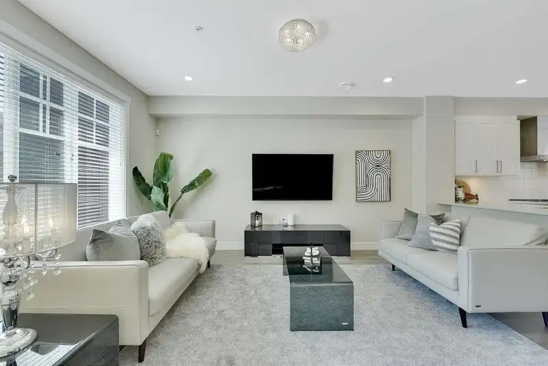 147 20498 82 AVENUE - photo 2 of 40