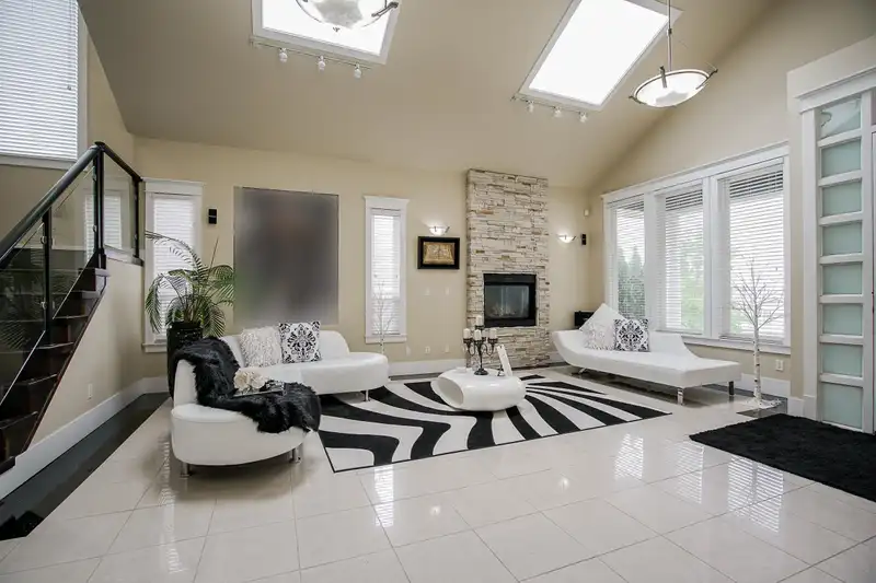 15075 70A AVENUE - photo 4 of 35