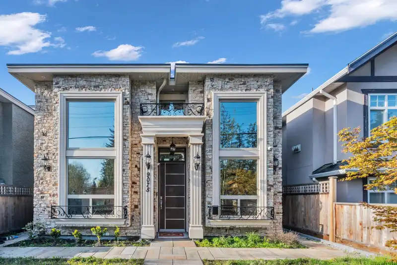 9075 STEVESTON HIGHWAY - photo 1 of 27