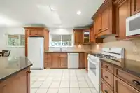3808 201 STREET - thumbnail 5