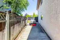 2266 WILLOUGHBY WAY - thumbnail 27