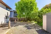2266 WILLOUGHBY WAY - thumbnail 33