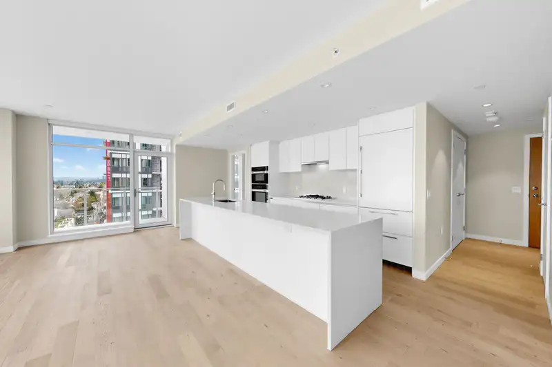 803 485 W 42ND AVENUE - photo 4 of 38