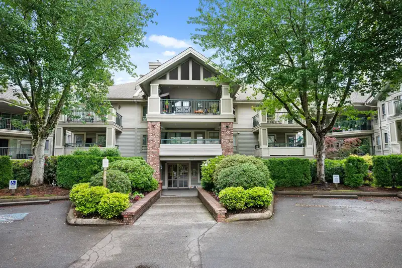 121 22025 48 AVENUE - photo 1 of 40