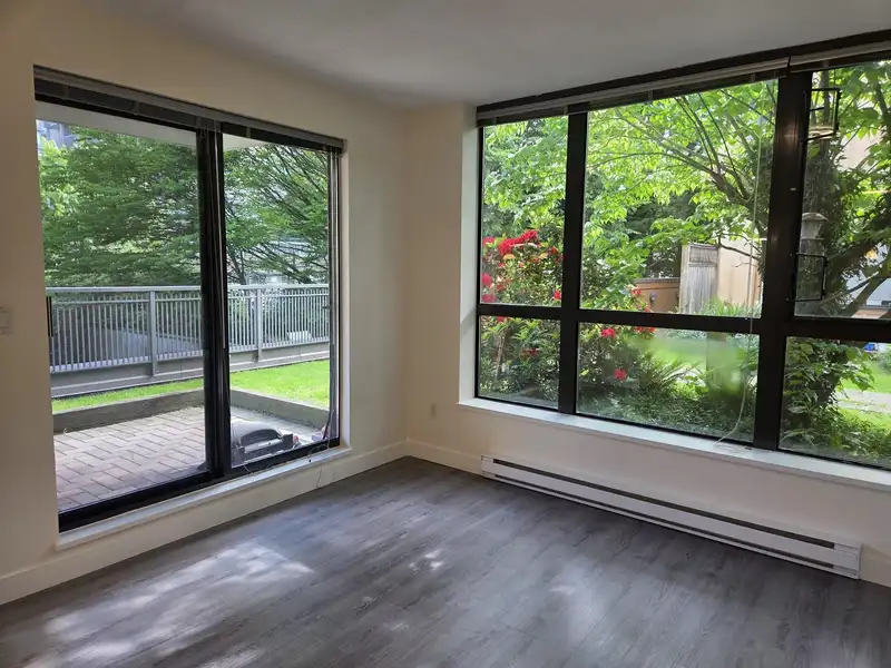304 511 ROCHESTER AVENUE - photo 3 of 23