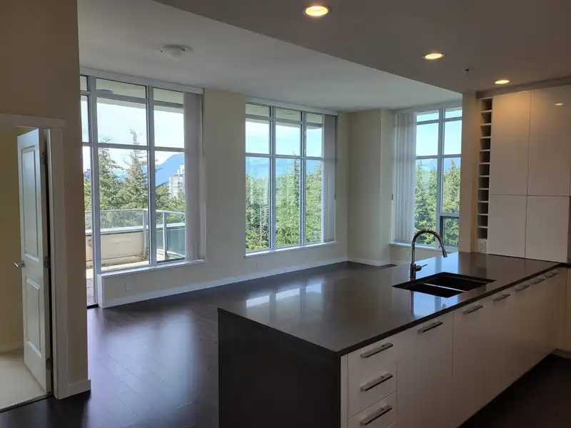 PH7 5728 BERTON AVENUE - photo 2 of 24