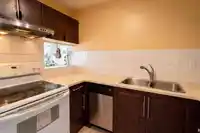 214 8140 COLONIAL DRIVE - thumbnail 6