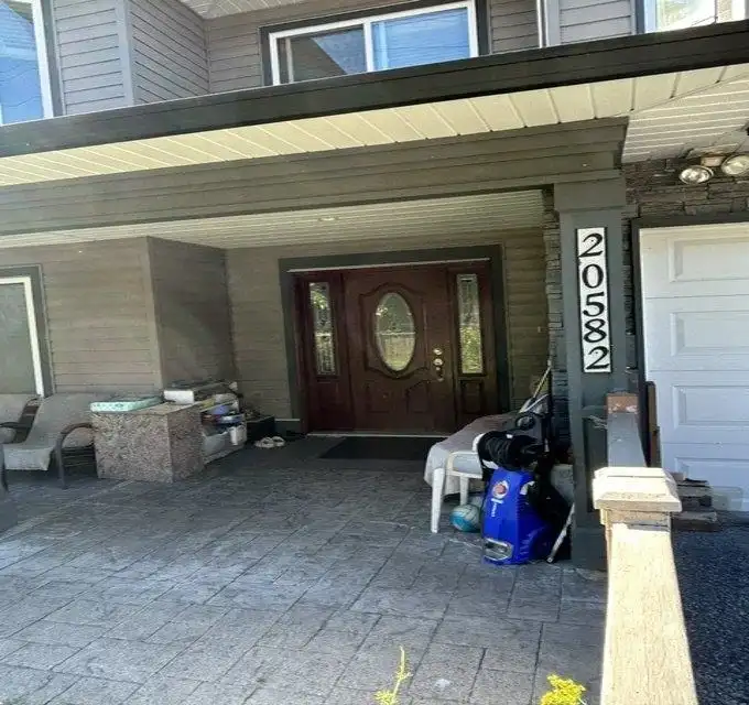 20582 LORNE AVENUE - photo 2 of 22
