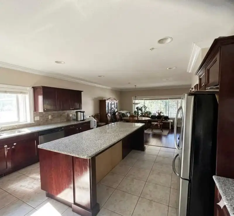 20582 LORNE AVENUE - photo 4 of 22