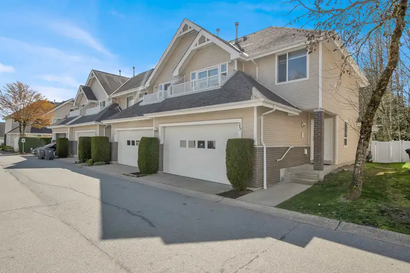 25 13918 58 AVENUE - photo 1 of 36