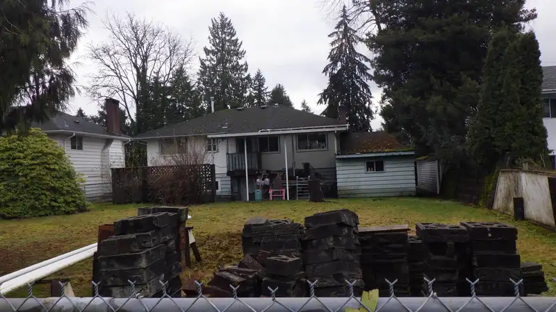 3349 JERVIS STREET - photo 2 of 2
