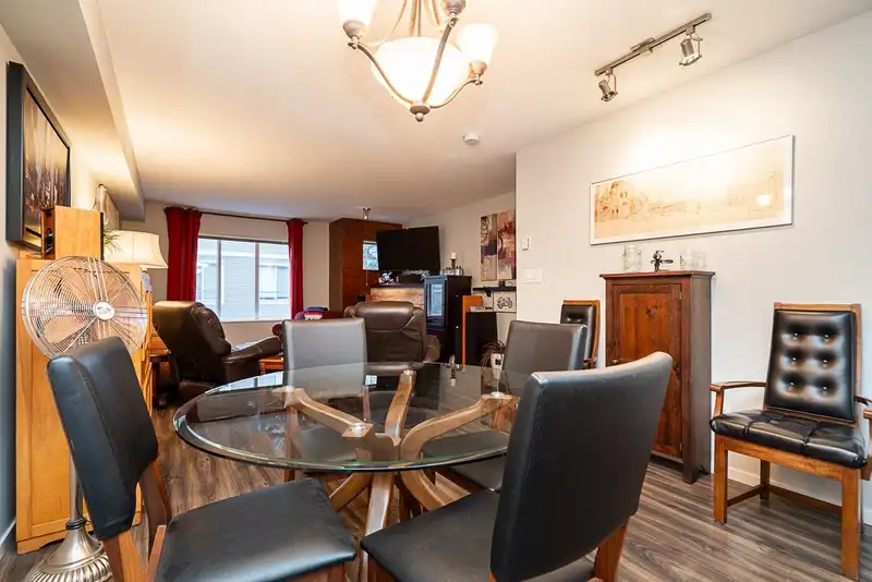 79 15155 62A AVENUE - photo 4 of 40