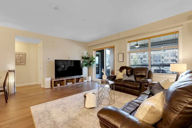 308 8561 203A STREET - photo 2 of 40