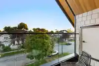 1 2435 NAPIER STREET - thumbnail 14