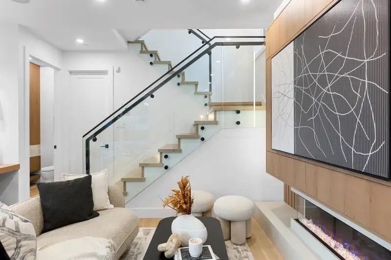 1 2435 NAPIER STREET - photo 3 of 17