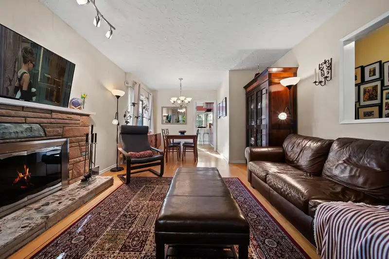 6459 DUMFRIES STREET - photo 4 of 25