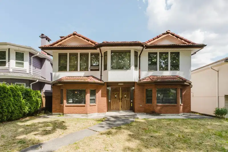 3230 GARDEN DRIVE - photo 1 of 39