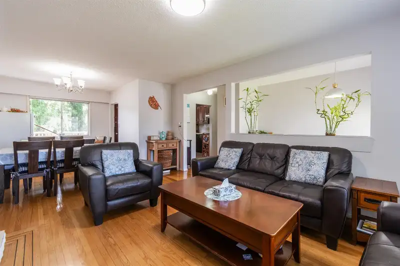 8082 112 STREET - photo 4 of 25