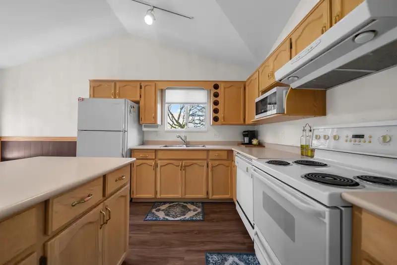 31 19649 53 AVENUE - photo 4 of 33