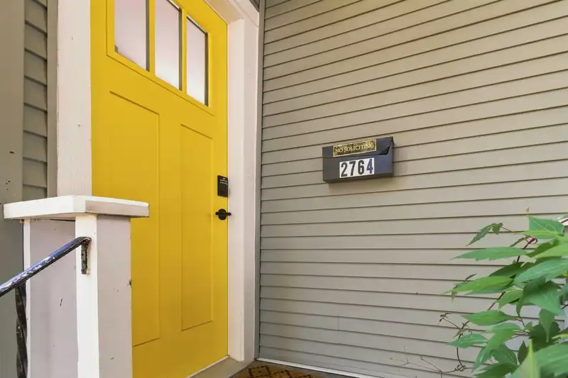 2764 DUNDAS STREET - photo 2 of 25