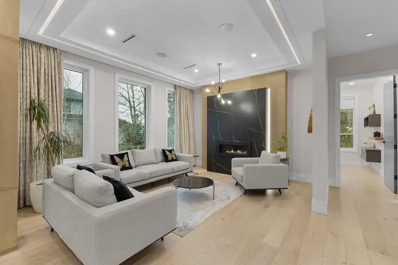 6122 152A STREET - photo 2 of 36