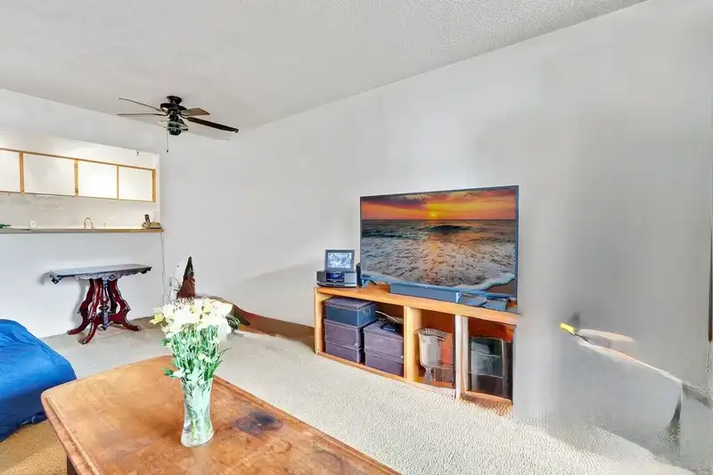 402 2215 DUNDAS STREET - photo 3 of 32